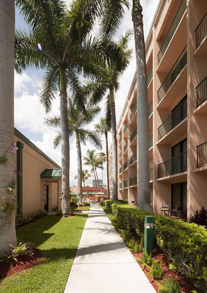 Courtyard By Marriott Fort Lauderdale East / Lauderdale-By-The-Sea Екстериор снимка