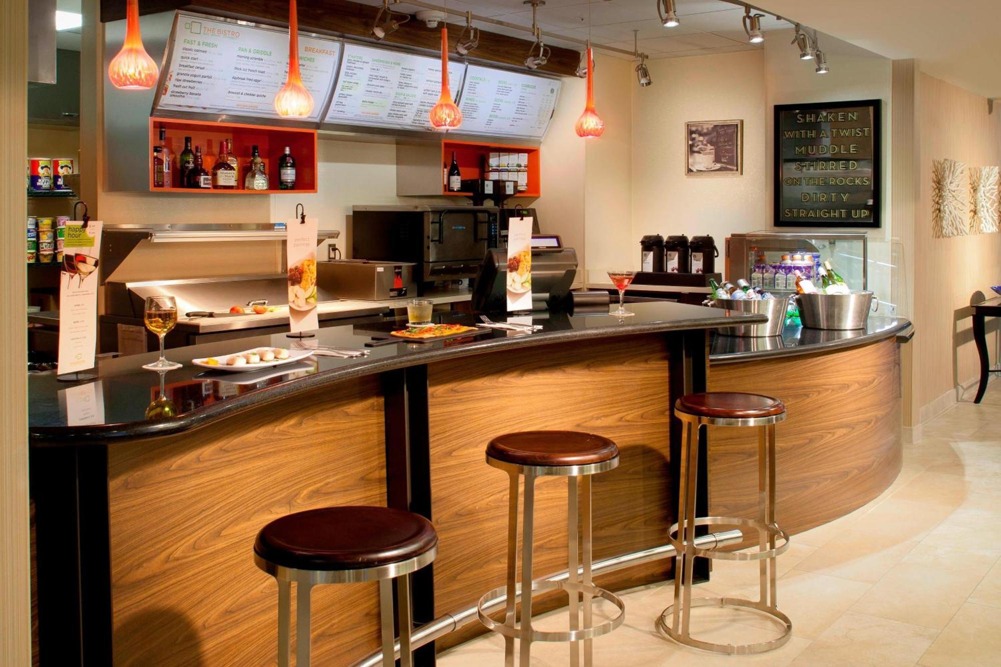 Courtyard By Marriott Fort Lauderdale East / Lauderdale-By-The-Sea Екстериор снимка