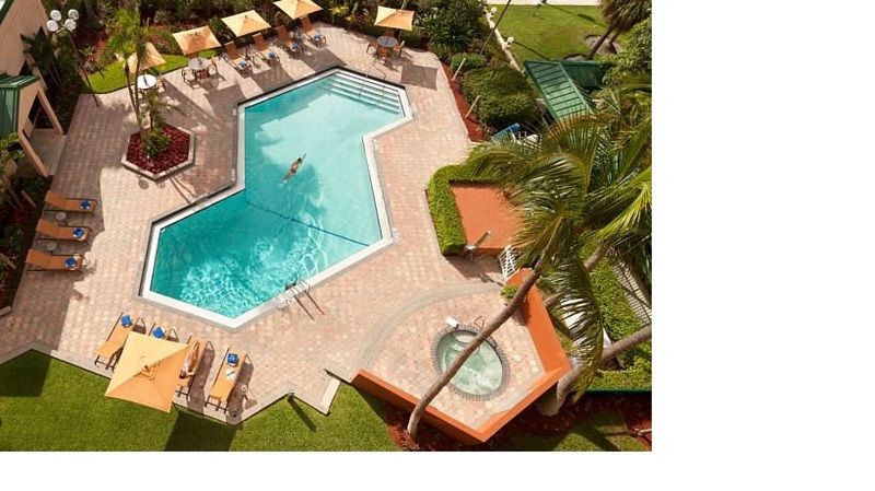 Courtyard By Marriott Fort Lauderdale East / Lauderdale-By-The-Sea Екстериор снимка