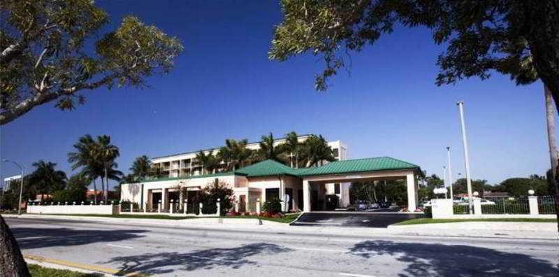 Courtyard By Marriott Fort Lauderdale East / Lauderdale-By-The-Sea Екстериор снимка