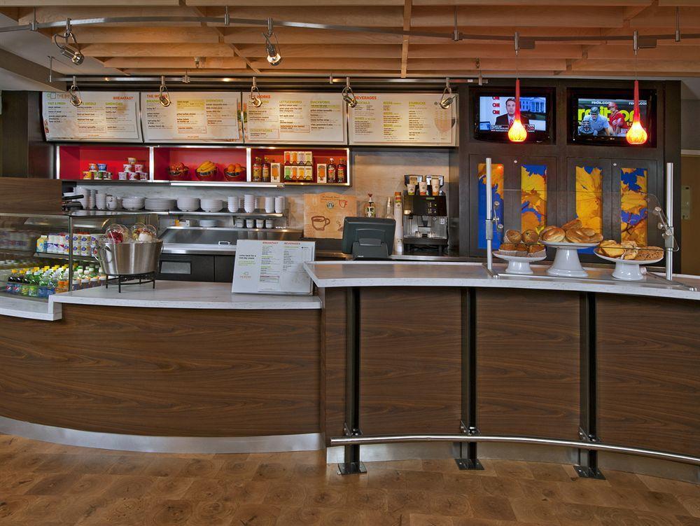 Courtyard By Marriott Fort Lauderdale East / Lauderdale-By-The-Sea Екстериор снимка