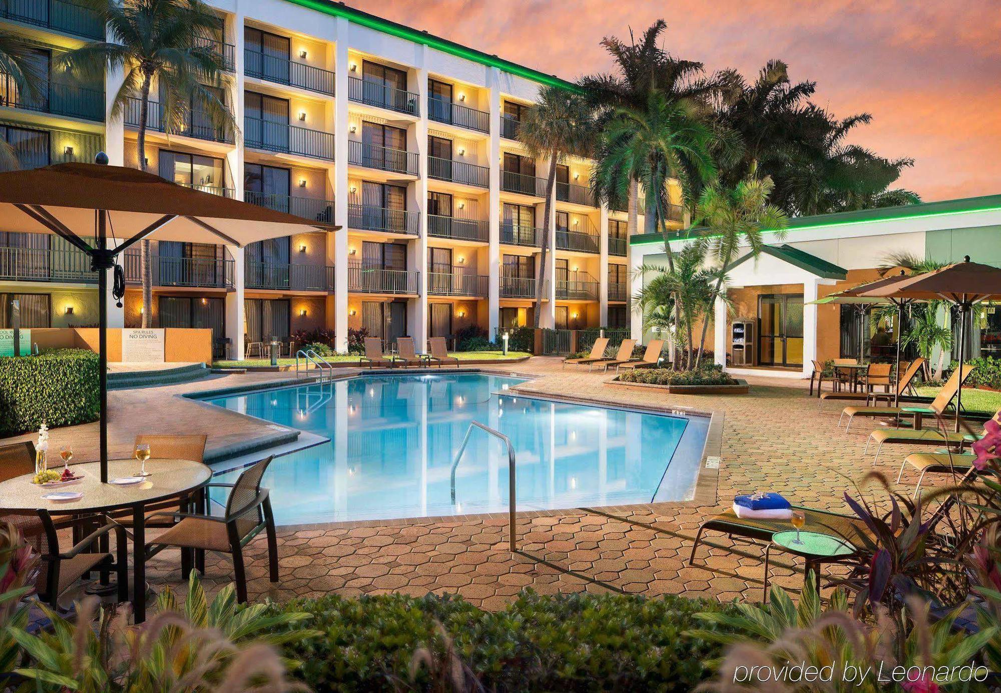 Courtyard By Marriott Fort Lauderdale East / Lauderdale-By-The-Sea Екстериор снимка