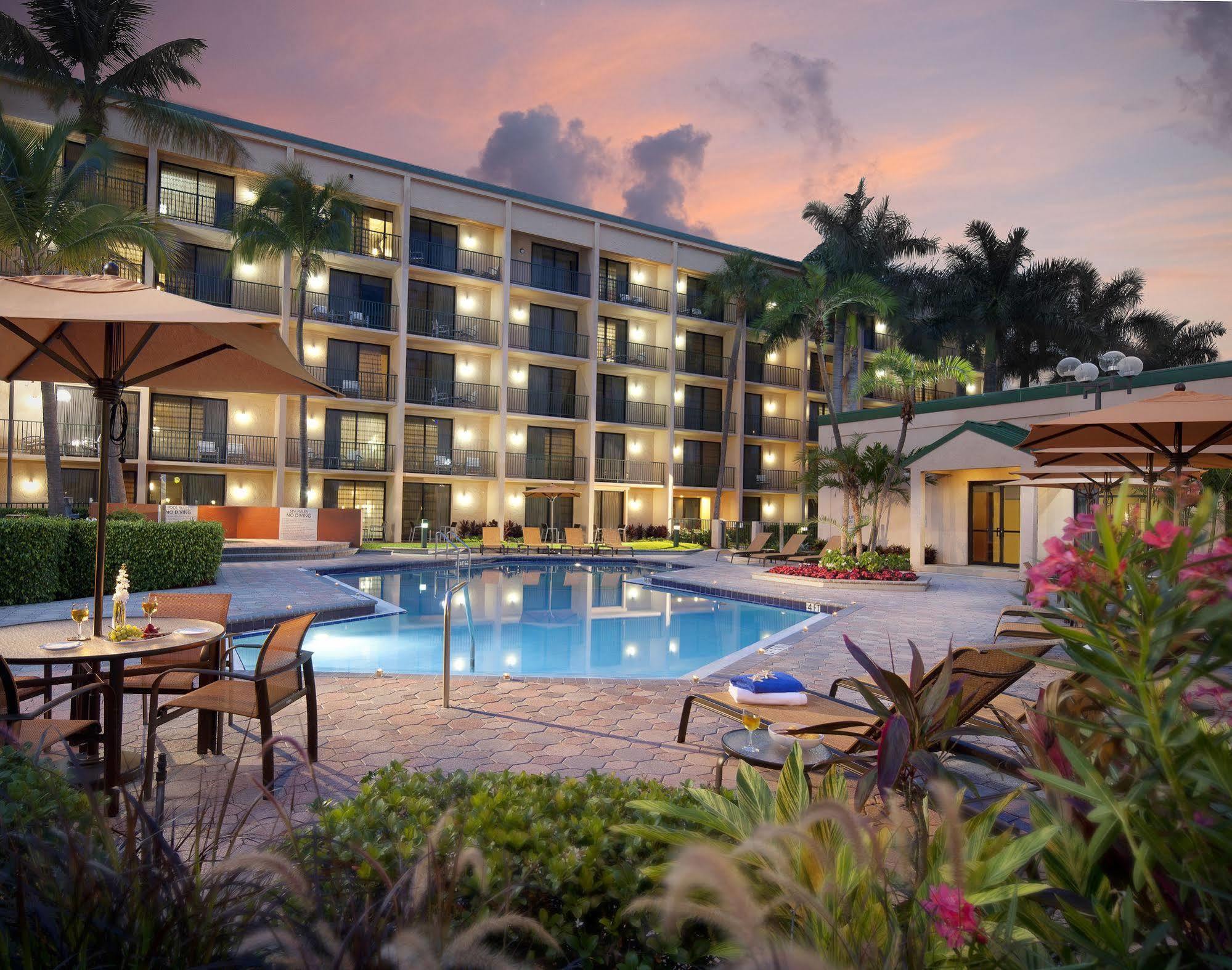 Courtyard By Marriott Fort Lauderdale East / Lauderdale-By-The-Sea Екстериор снимка